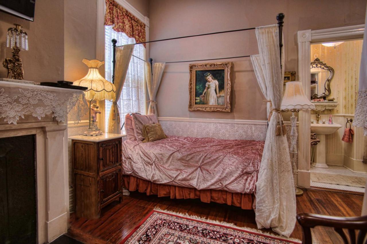 Mcmillan Inn Savannah Buitenkant foto